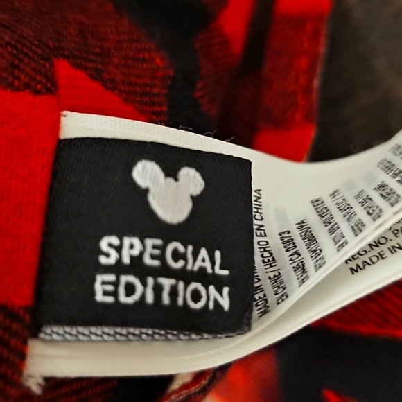 NWOT SPECIAL EDITION RARE BUFFALO PLAID MICKEY MOUSE - Picture 5 of 5